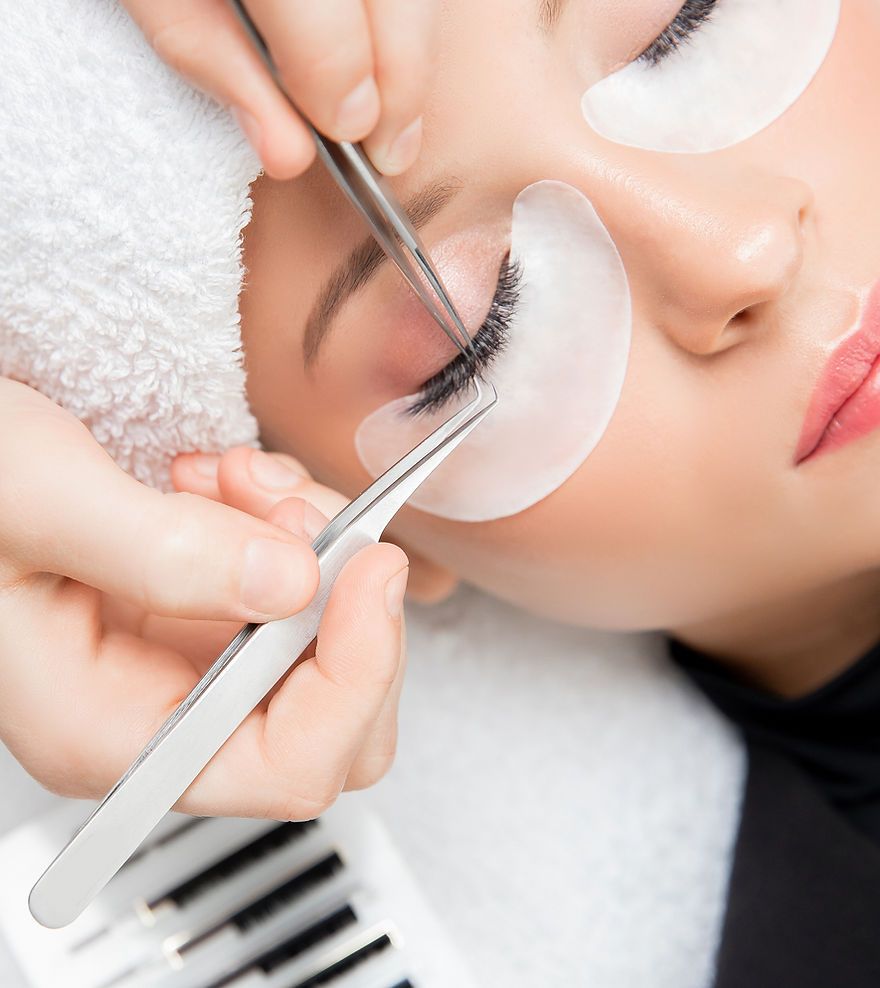 تركيب الرموش